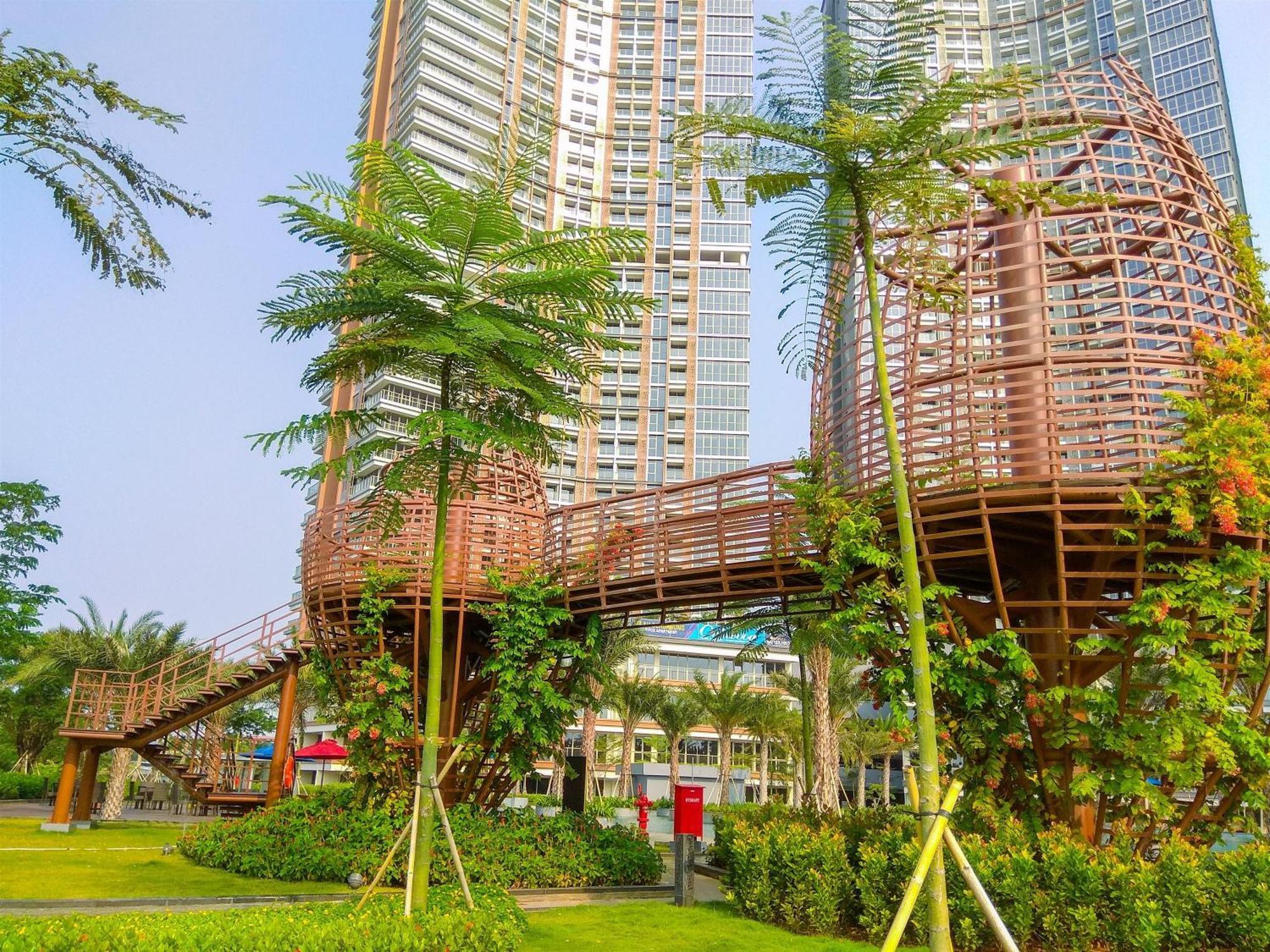 Apartment Minimalist And Comfort At Gold Coast By Travelio
